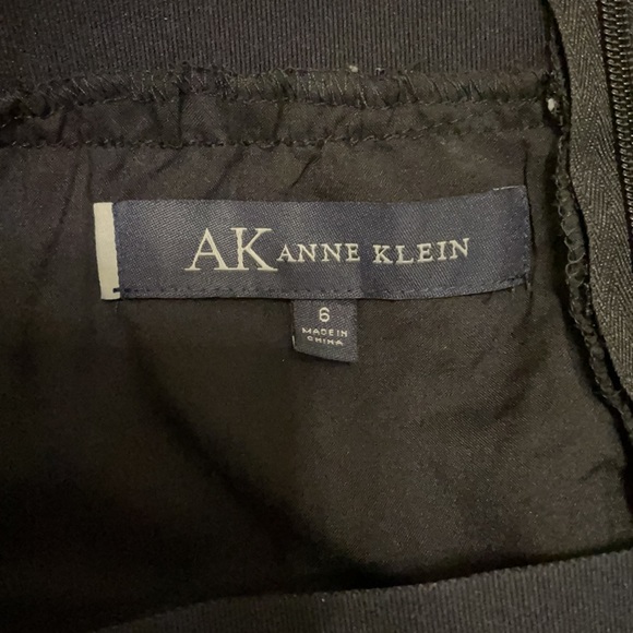 NWT Anne Klein Black Lace Skirt, size 6 - Picture 6 of 8